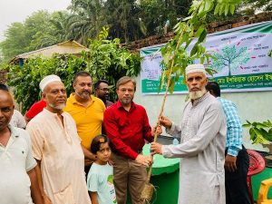 ২১ নং ওয়ার্ডের নবনির্বাচিত কাউন্সিলর জনাব ইসতিয়াক হোসেন ইফতু মহোদয়ের সার্বিক সহযোগিতায় বিশ্ব পরিবেশ দিবস উপলক্ষে বৃক্ষরোপন কর্মসূচি ২০২৪ অনুষ্ঠিত হয় উক্ত অনুষ্ঠানে প্রধান অতিথি হিসেবে উপস্থিত ছিলেন প্রফেসর ডঃ আবু হাদি নূর আলী খান স্যার।